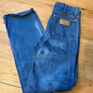 Wrangler Women's Classic Blue Straight Leg Jeans